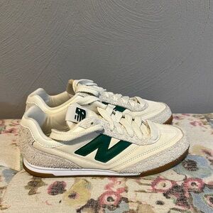 New Balance Women's RC42 Sneaker